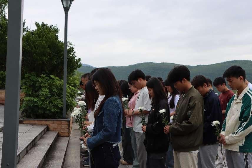 系主任刘洋
