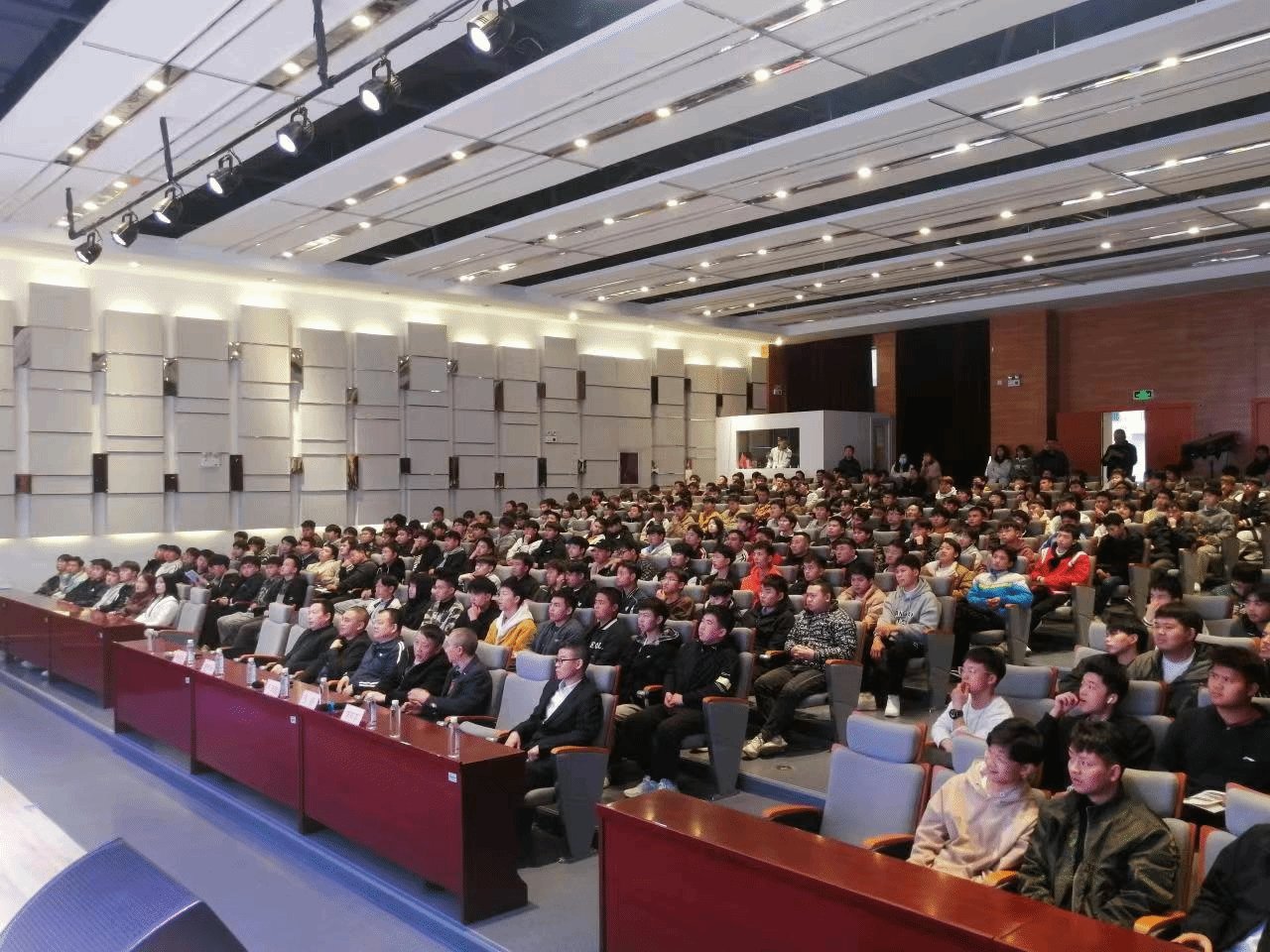 使凯旋娱乐客户端app新人权益具有必